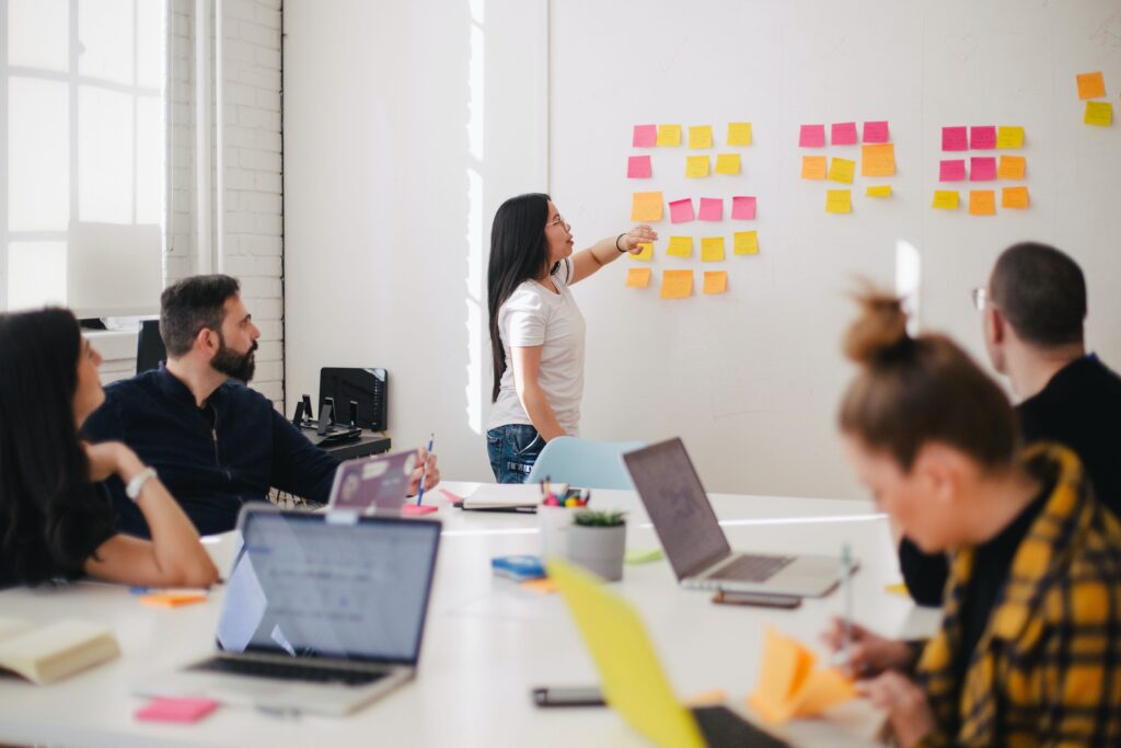 A team collaborating and brainstorming at a digital marketing agency